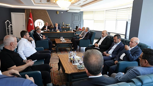 Yurt dışına kaçan 360 suç baronu Türkiye'ye getirildi!