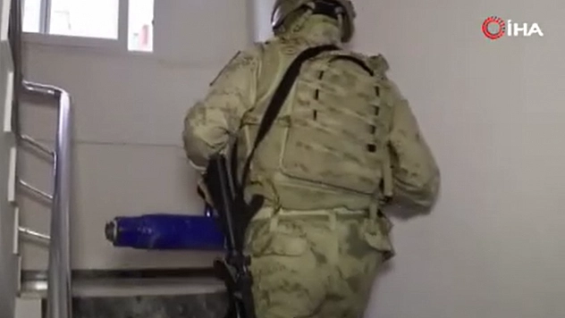 Zehir tacirlerine dev operasyonu: 216 kilogram madde ele geçirildi
