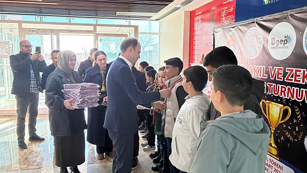 Kayganlaşan yolda otomobil takla attı: 1 yaralı