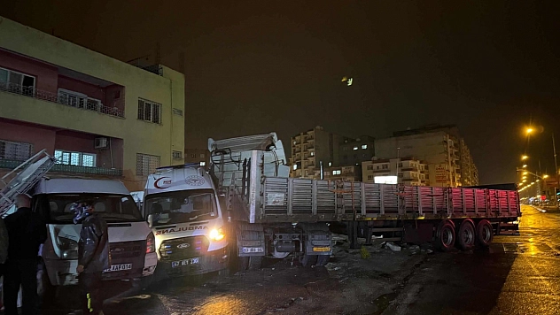Zincirleme trafik kazası: 4 yaralı