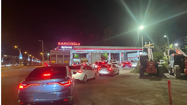 Akaryakıtta zam öncesi son saatler! Petrol istasyonlarında uzun kuyruklar oluştu