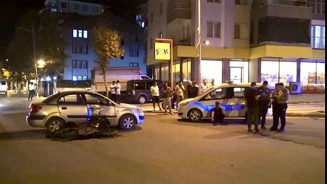 Göztepe Caddesi'nde kaza: Motosiklet ile otomobil çarpıştı: Biri çocuk 2 yaralı