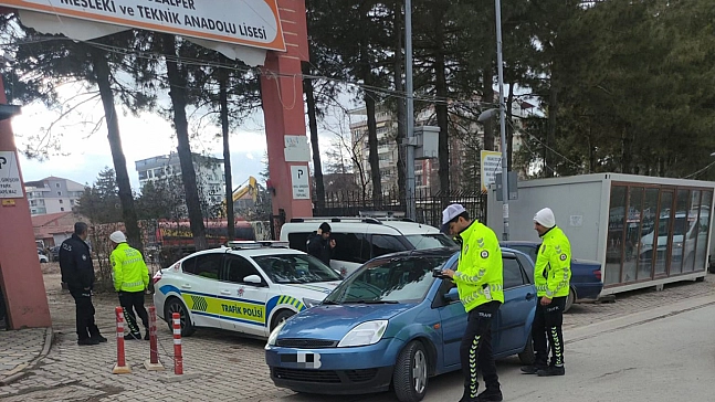 Malatya'da polisler okul önlerinde kuş uçurtmuyor