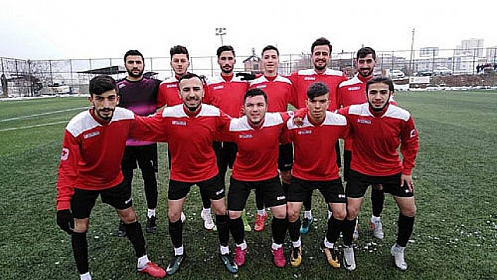 Liderler kazandı