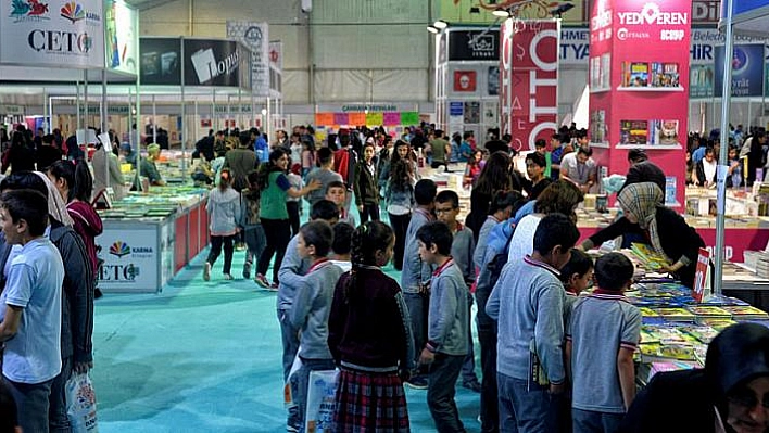 Kitap Fuarı devam ediyor 