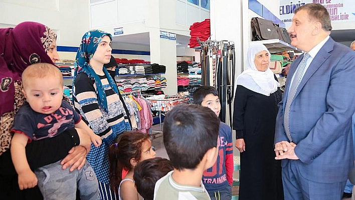 'Hayır Çarşısı' hayırda yarışıyor 