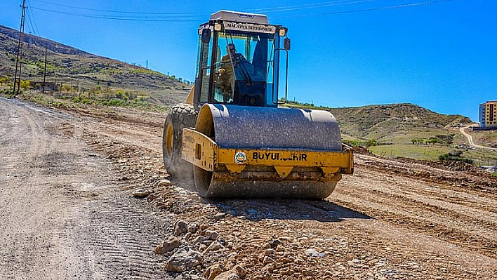 Yol genişletiliyor 