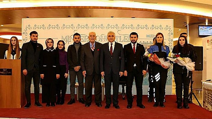 Gençlere konuk oldu 