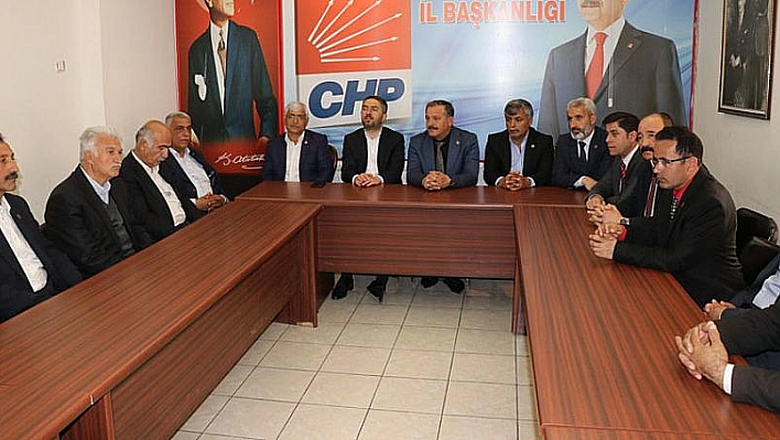 Muhtarlardan CHP'ye ziyaret 