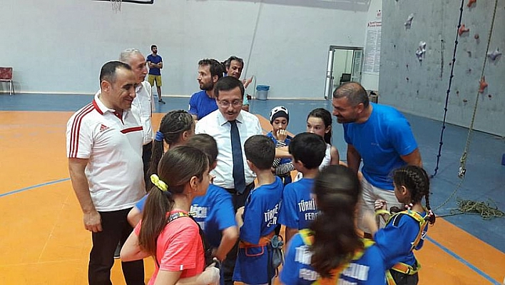 40 sporcu katıldı