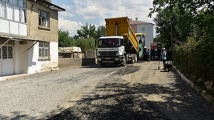 Yarımcahan'a sıcak asfalt 