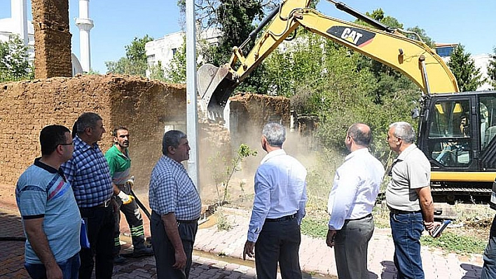 Yeşilyurt 201 metruk binayı yıktı 