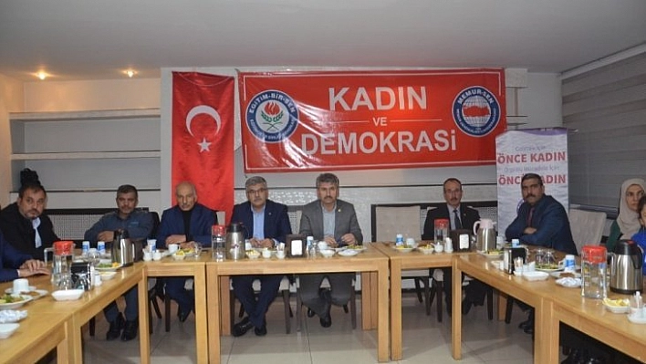 'Kadın ve Demokrasi' konferansı