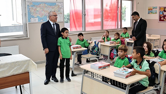 114 bin öğrenci için ders zili çaldı
