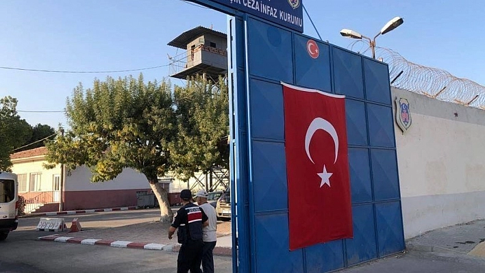 16 yıl sonra sahte kimlikle yakalandı