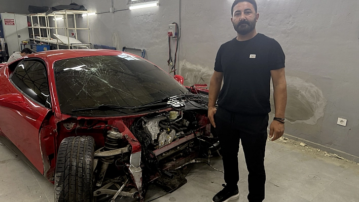 17 Milyon Liralık Ferrari'yi Kaza Yapan Usta, Bedelini Ben Ödeyeceğim!