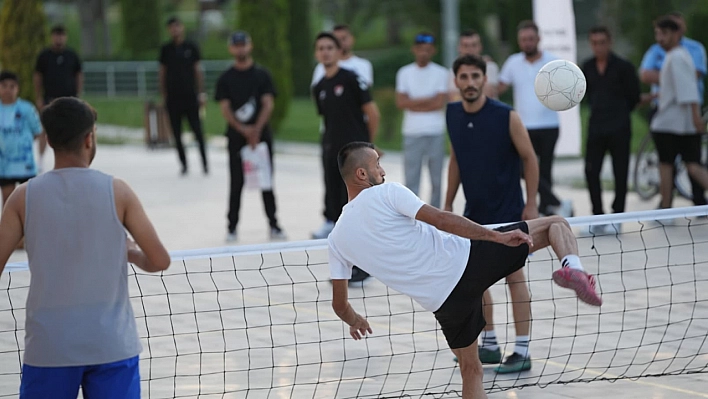 18 takımın mücadelesi sona erdi: Malatya'da şampiyon Karaman FK