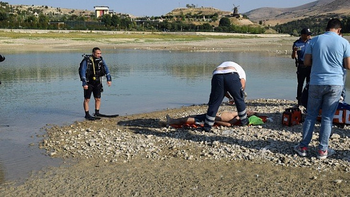 Girdiği gölette boğuldu