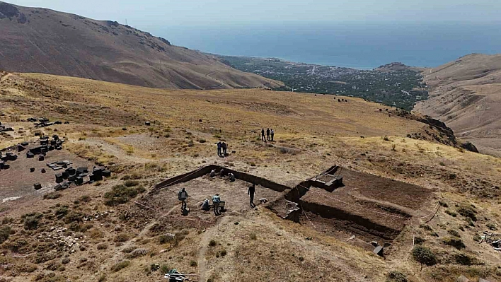 2 bin 300 rakımda tarihi araştırma