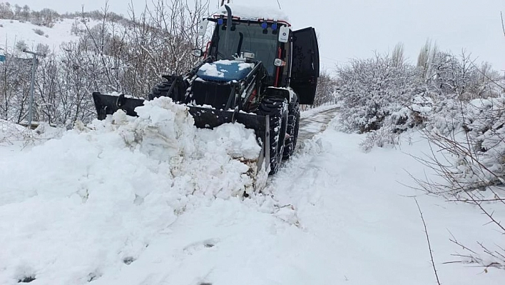 293 köy yolunu açma çalışmaları devam ediyor