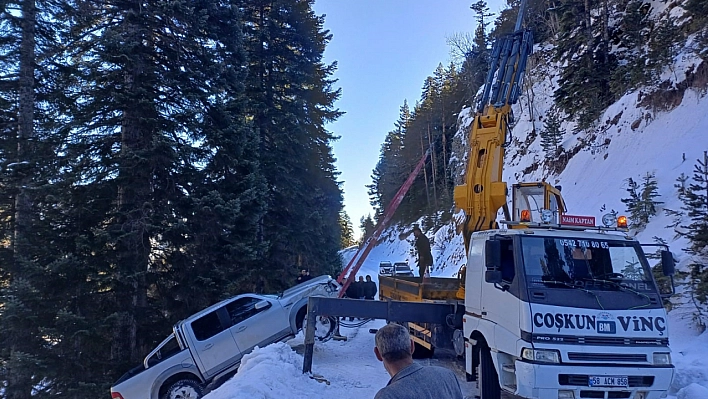 30 metreden uçtu, kazayı yara almadan atlattı