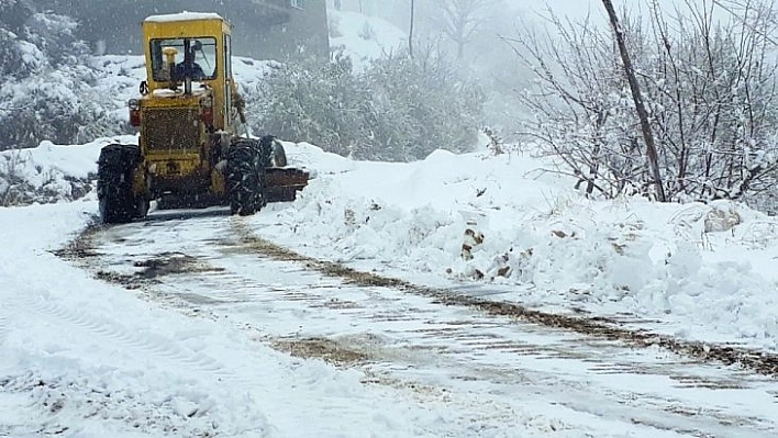 300 kırsal mahalle yolu açıldı