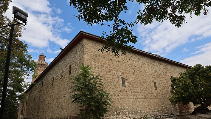 4 büyük deprem gören 5 bin yıllık tarihi mahalle dimdik ayakta