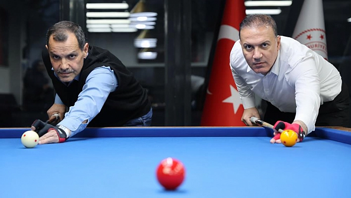 60 yaşındaki usta bilardocu Türkiye'yi salladı