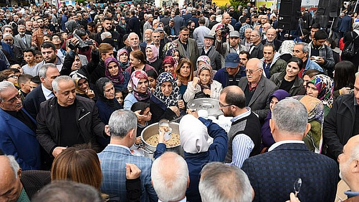  'Kalbimiz Sokak'ta Atıyor' 