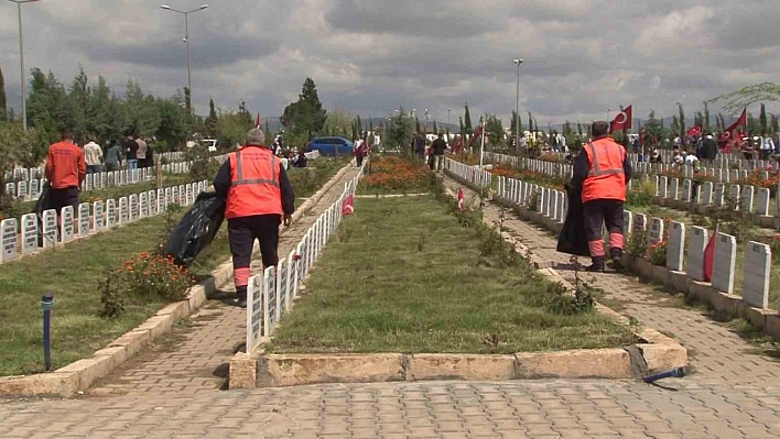 Bayramda da görevlerinin başındalar