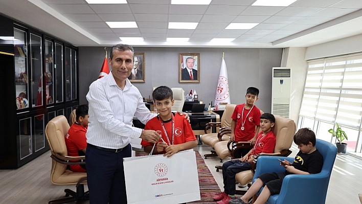 Adıyaman'a madalyalarla döndü
