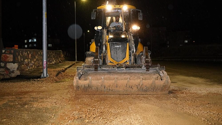 Adıyaman'da çukurların kapatılması devam ediyor!