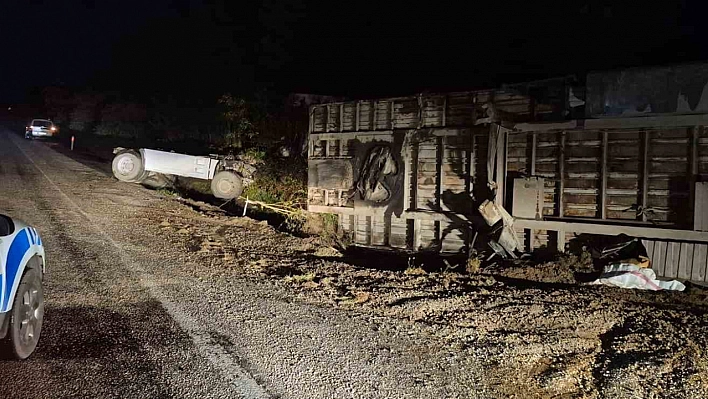 Adıyaman-Malatya karayolunda tır devrildi: Sürücü ağır yaralandı