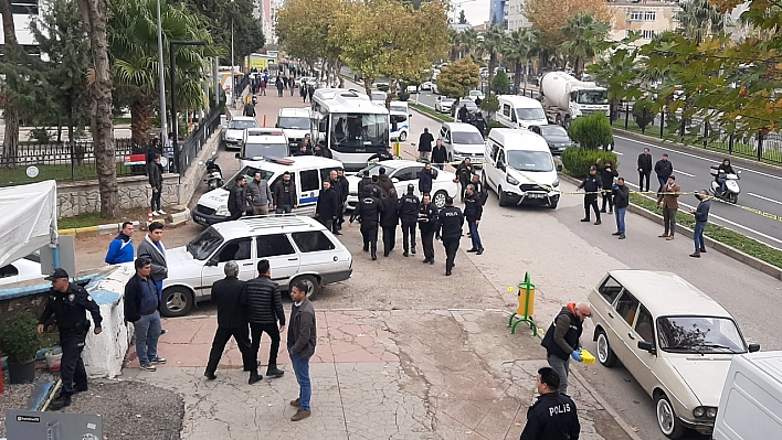 Adıyaman'da adliye önünde silahlı kavga