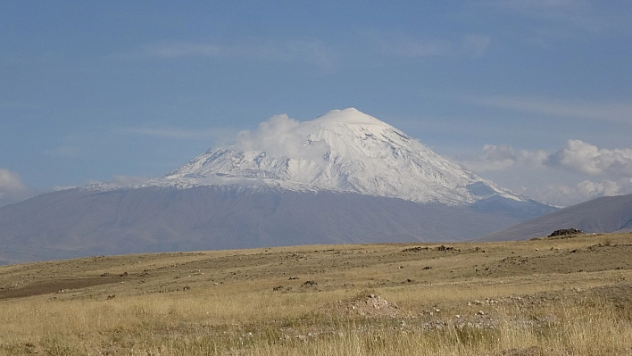 Ağrı Dağı beyaza büründü