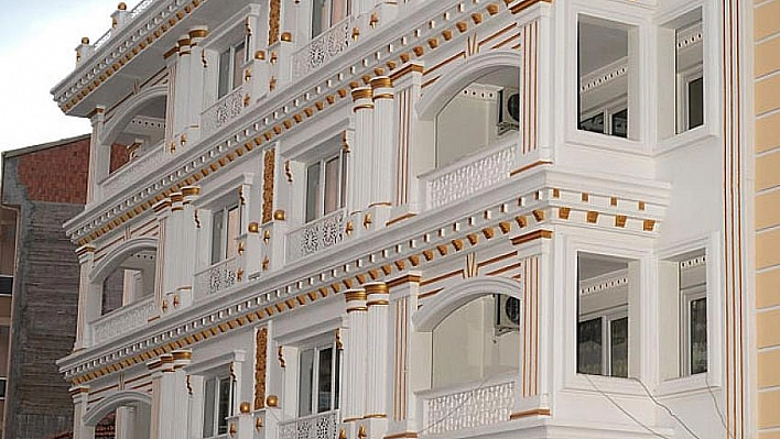 Altın kaplamalı apartman 