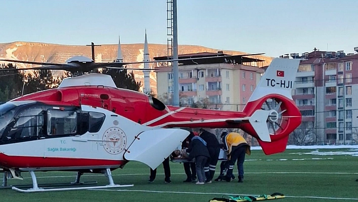 Malatya'da Ambulans Helikopteri, Silahla Yaralanan Genç İçin Havalandı