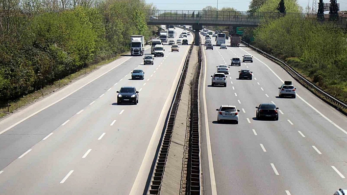 Anadolu Otoyolu'nda bayram trafiği