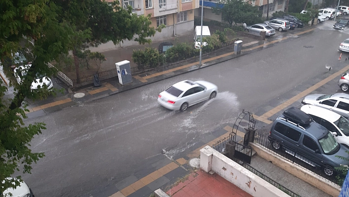 Ankara'da Yağmur, Malatya'da Deprem İronisi..!
