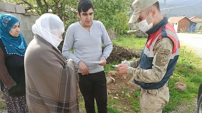 Anneler Günü hediyesini jandarma ulaştırdı