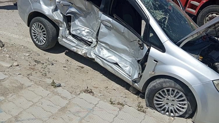 Antakya'da trafik kazası : 2 yaralı