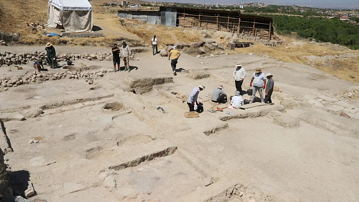 Arslantepe Höyüğü'nde 3 bin yıllık sur duvarı onarılıyor!