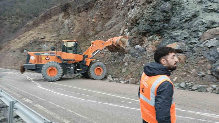 Artvin'de heyelan! Bir kişi yaralandı