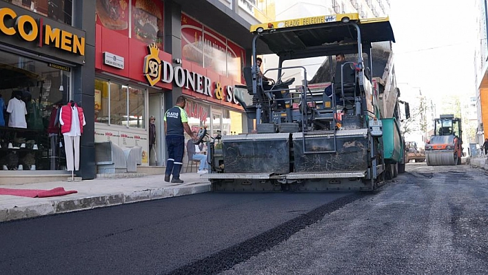 Asfaltlama çalışmaları devam ediyor