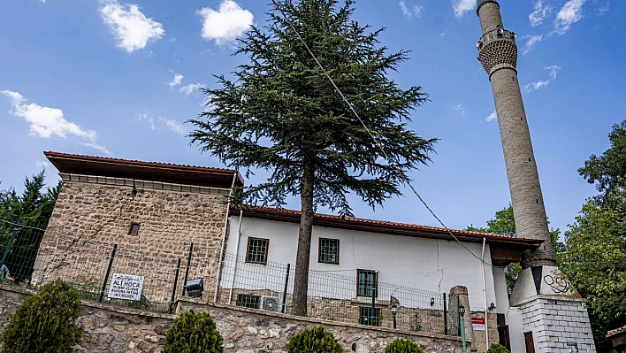  Asırlık Cami Aslına Çevriliyor