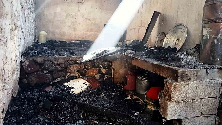 Aşkale'de korkutan yangın