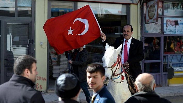 At üstünde seçim çalışması 