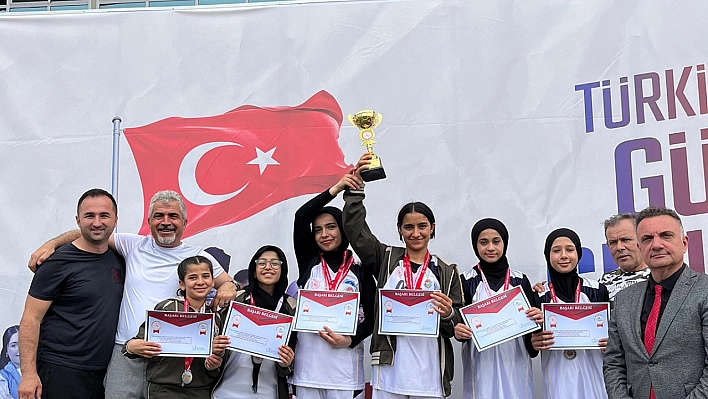 Atletizme Malatya Damgası! 3 Altın, 3 Gümüş, 6 Bronz Madalya...