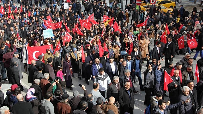 Mehmetçiğe destek yürüyüşü