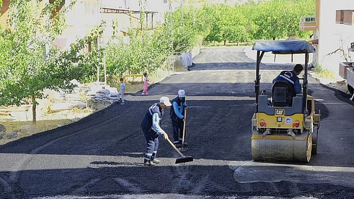 Asfalt çalışmaları sürüyor 